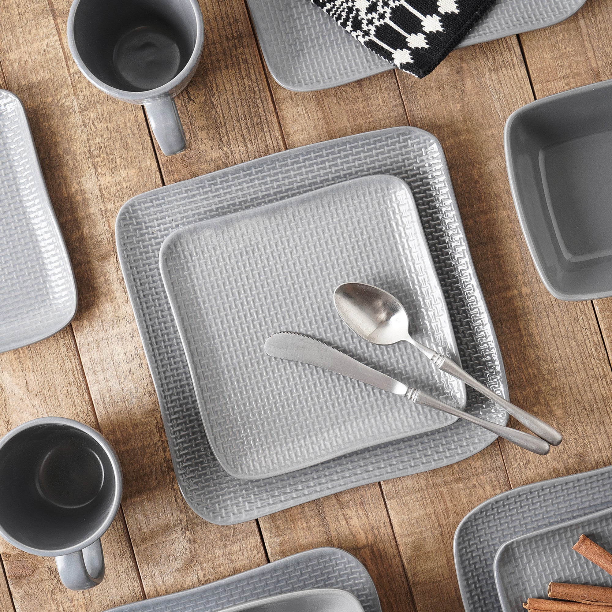 monxra stoneware salad plate gray